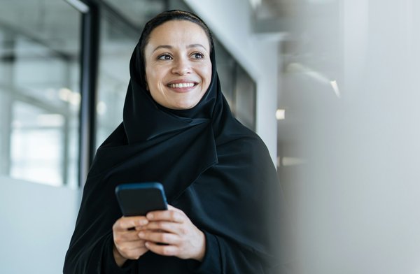 Abaya classe femme : élégance et confort au quotidien